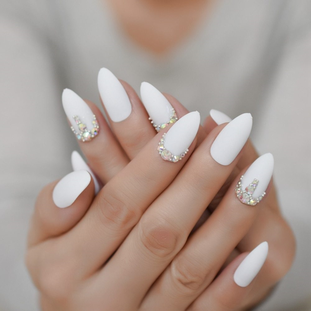 Nail trắng Top 25 kiểu nail đẹp đơn giản sang trọng hot nhất hiện nay